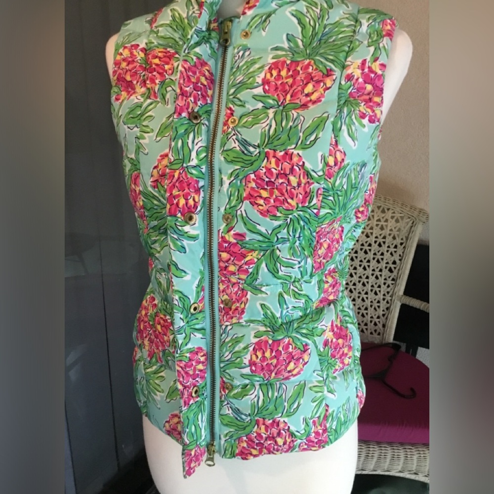 New LILLY PULITZER Pineapple Print Quilted Puffer Down Floral Vest - SZ XS
